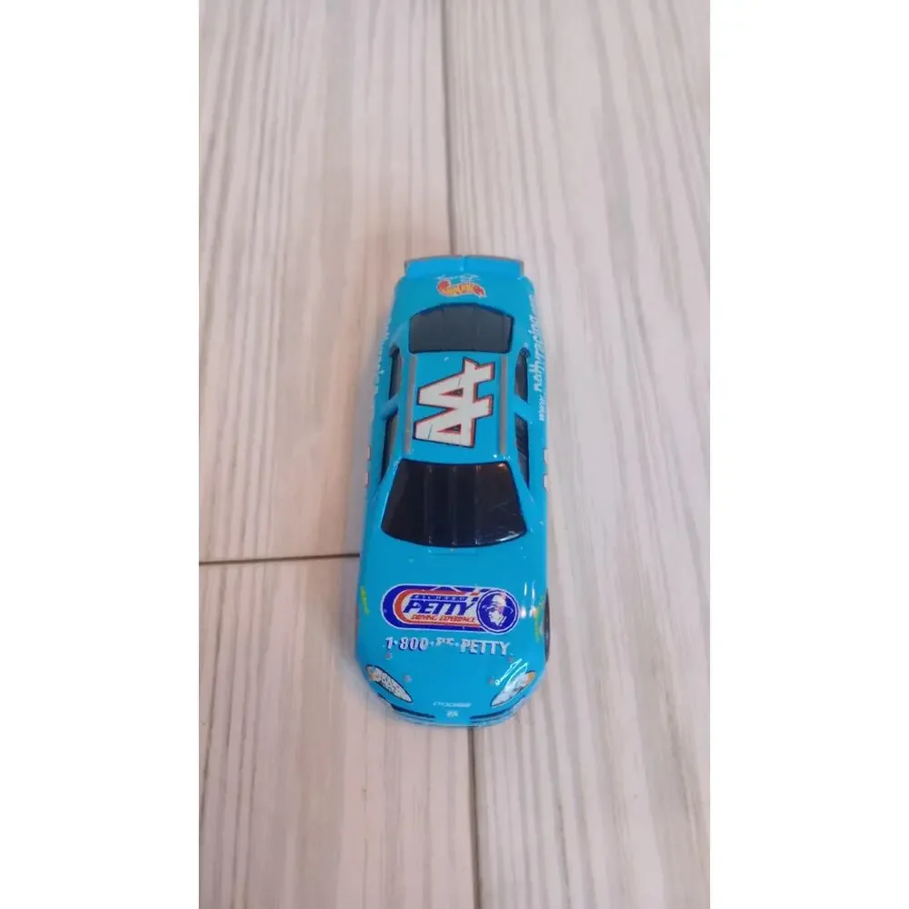 PETTY RACING #44-----1/64---CORPORATE CEREAL GIVEAWAY